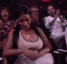 Sushichaeng Nicki Minaj GIF - Sushichaeng Nicki Minaj Standing Ovation GIFs