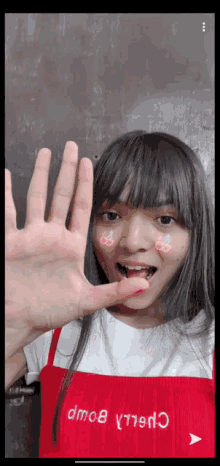 high five give me five up here smile selfie