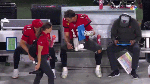 Tom Brady Tom Brady Tablet GIF - Tom Brady Tom Brady Tablet Tom Baby -  Discover & Share GIFs