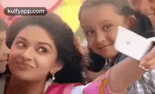 Taking Selfie.Gif GIF - Taking Selfie Keerthy Suresh Actress GIFs