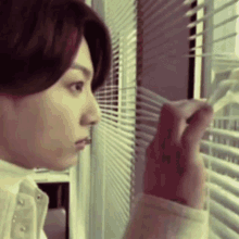 Taehyun Jungkook GIF - Taehyun Jungkook Window GIFs