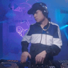mixing music dj ravine groovy dancing party mixing music dj ravine groovy dancing party