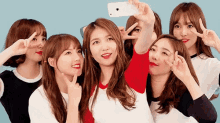 Gfriend Group Picture GIF - Gfriend Group Picture Selfie GIFs