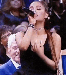 Ariana Grande Singing GIF - Ariana Grande Singing Clinton GIFs