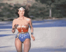 Woman Wonder Woman GIF - Woman Wonder Woman Run GIFs