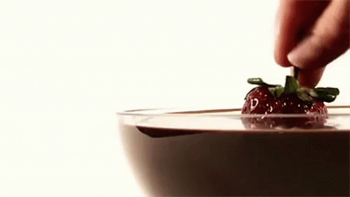 Chocolate Covered Strawberries GIF - Chocolate Strawberries Strawberry -  Discover & Share GIFs