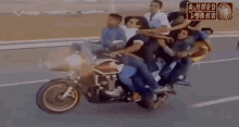 Bonceng Motorcycling GIF - Bonceng Motorcycling Fitted GIFs
