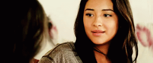 Shay Mitchell GIF - Shay Mitchell Pretty Little Liars Actress ...
