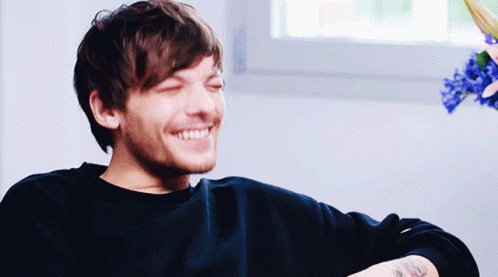Louis Tomlinson Gif Louis Tomlinson Cute Discover Share Gifs