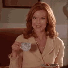 Desperate Housewives Marcia Cross GIF - Desperate Housewives Marcia Cross Bree Van De Kamp GIFs