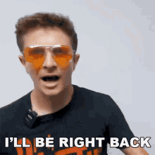 Ill Be Right Back Wren Weichman GIF - Ill Be Right Back Wren Weichman Corridor Crew GIFs