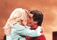 Spiderman Kiss GIF - Spiderman Kiss Emma Stone GIFs
