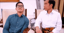 Jokowi Ejek Rambut Anaknya GIF - Jokowi Kaesang Joko Widodo GIFs