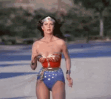 Lynda Carter Run GIF - Lynda Carter Run Wonder Woman GIFs