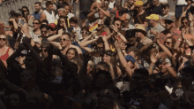 clap clapping crowd festival lollapalooza clap clapping crowd festival lollapalooza