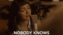 nobody knows no one knows singing band mates music making