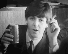 Paul Mc Cartney Sassy GIF - Paul Mc Cartney Sassy The Beatles GIFs