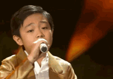 Bernyanyi Deven GIF - Bernyanyi Deven Indonesian Idol GIFs