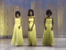 Bow Martha And The Vandellas GIF - Bow Martha And The Vandellas Dancing In The Streets GIFs