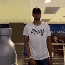 Peace Sign Vanished GIF - Peace Sign Vanished Disappear GIFs