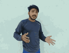 This Big This Size GIF - This Big This Size Hari Om GIFs