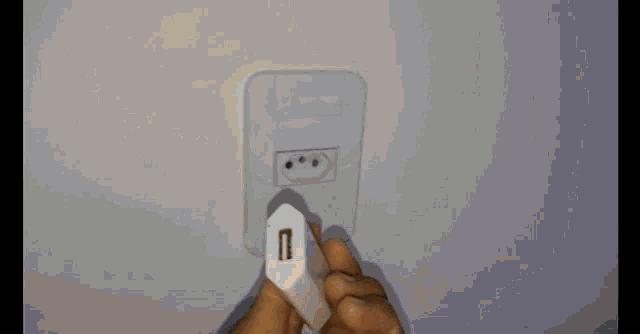 usb-charger.gif