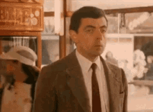 mr bean waiting dancing mr bean waiting dancing