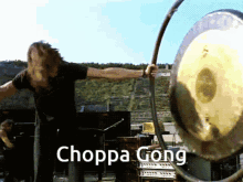 Choppa Mald Gong GIF - Choppa Mald Gong Smash GIFs