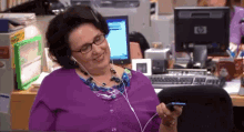 Phyllis The GIF - Phyllis The Office GIFs