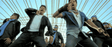 chiyaan vikram whistle podu 10endrathukulla chiyaan vikram whistle podu 10endrathukulla