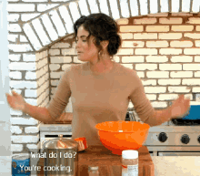 Selena Gomez Selena And Chef GIF - Selena Gomez Selena And Chef What Do I Do GIFs