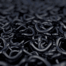 chains illusion