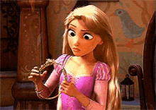 Raiponce GIF - Rapunzel Tangled Checking GIFs