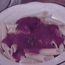 pasta eating macaroni sauce italian