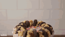 Sumptous Cake GIF - Sumptous Cake Cake Day GIFs
