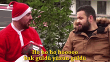 Aras Karafil Aras Karafil Noel GIF - Aras Karafil Aras Karafil Noel Aras Karafil Yüzün Güldü GIFs