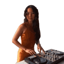playing music jvna golden hour house dj set head bang dancing playing music jvna golden hour house dj set head bang dancing