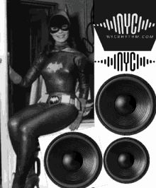 Batgirl Nyc Nycrhythm Batgirl GIF - Batgirl Nyc Nycrhythm Batgirl Batgirl Speaker Nyc GIFs