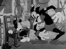Oswald The Lucky Rabbit Scary GIF - Oswald The Lucky Rabbit Scary Scary Moive2 GIFs