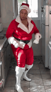 Holly Logan Santa GIF - Holly Logan Santa Santa Clause GIFs