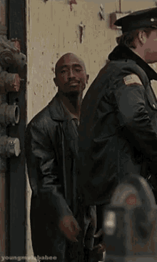 2pac-middle-finger.gif