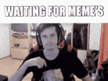 Waiting For Memes In Memes Zeta GIF - Waiting For Memes In Memes Zeta Zeze GIFs