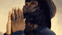 Praying Burna Boy GIF - Praying Burna Boy Duro Ni Be Song GIFs