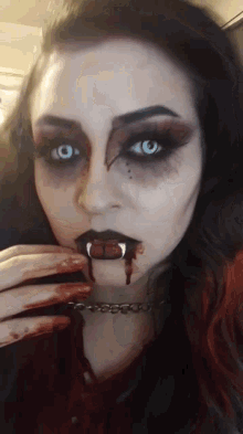 Vampire Halloween GIF - Vampire Halloween Spooky GIFs