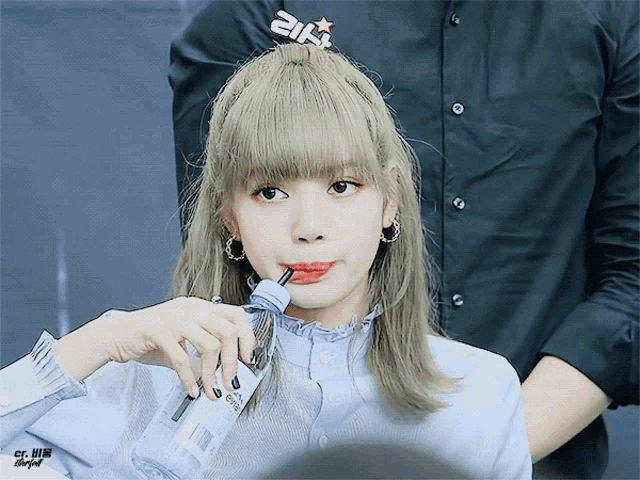 lisa-drinking.gif