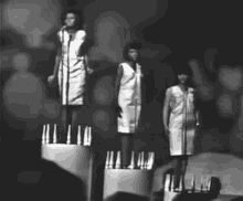The Supremes Stopinthenameoflove GIF - The Supremes Stopinthenameoflove Singing GIFs