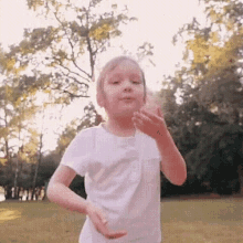 mom blow a kiss gifs4mom pepsi pepsigifs mom blow a kiss gifs4mom pepsi pepsigifs