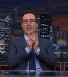 John Oliver Tapping GIF - John Oliver Tapping Fingers GIFs