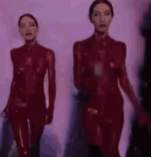 the veronicas veronicas red walking