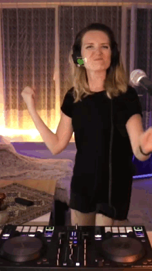 chroma cat twitch techno dance move chroma cat twitch techno dance move